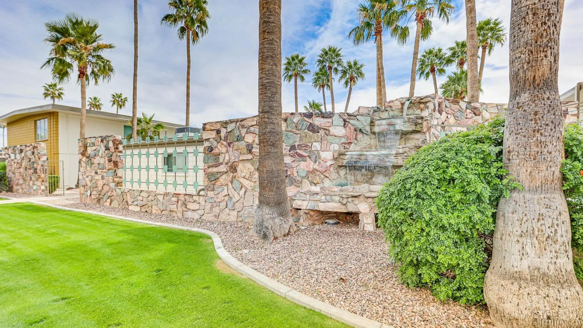 Apartmán Old Town Scottsdale Retreat With Pool Access!
